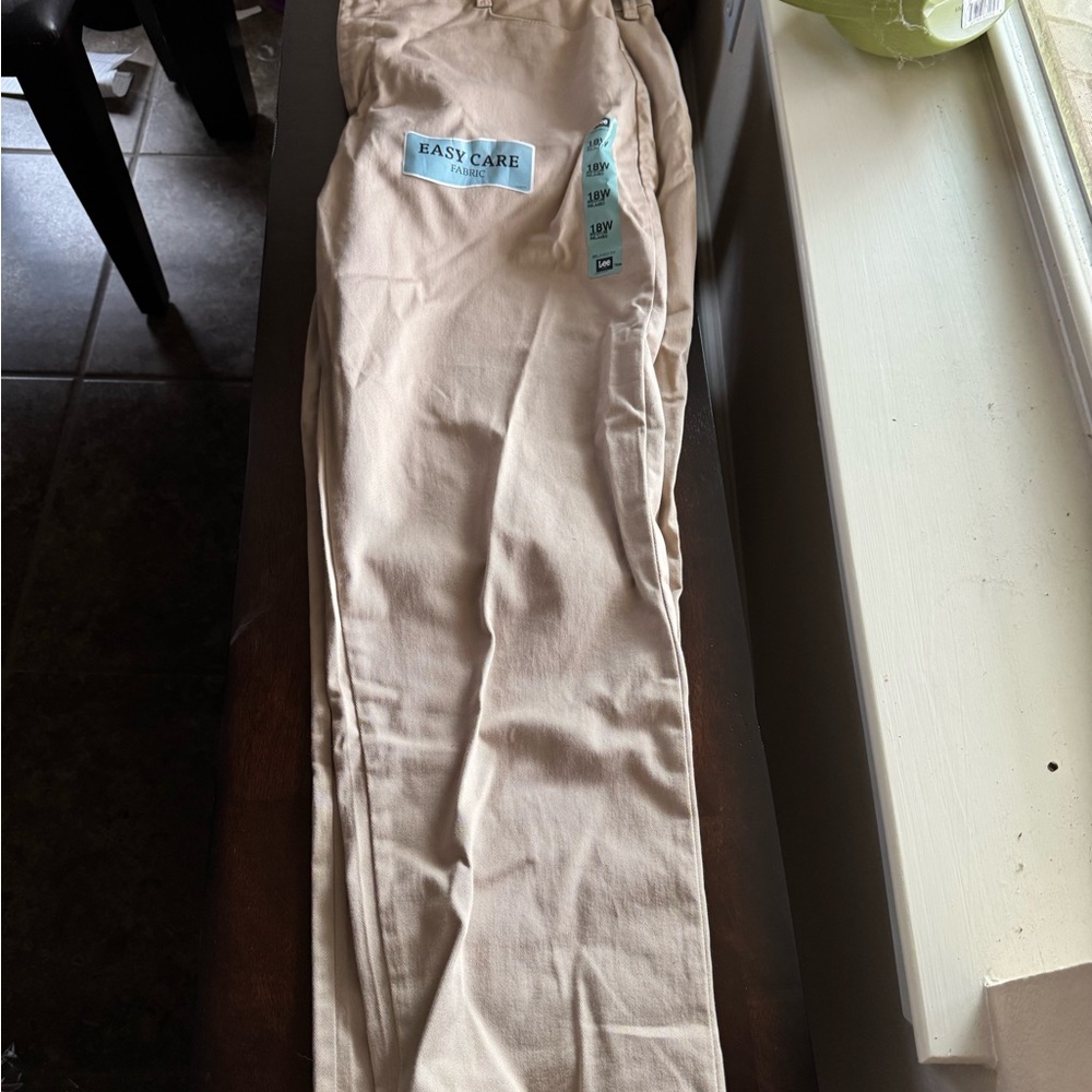 NWT Chinos Lee’s khakis